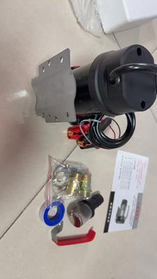 La pompe à carburant 24V pour excavatrices est adaptée aux excavatrices et aux engins de chantier des séries Komatsu, Kobelco, Hitachi, CAT et Daewoo.