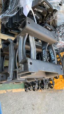 EC300 Protection de la chaîne de l'excavatrice - Qualité originale + prix direct d'usine, acier au manganèse résistant à l'usure, anti-déchainement, un choix rentable