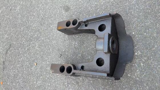 Cadre U de bulldozer de soudage de précision pour la série D6 (D6C/D6D/D6E),Construction universelle pour travaux lourds, accessoires stables et durables Cadre U de bulldozer en tôle d'acier épaissie pour D6D-D6C-D6E,En spécialisés