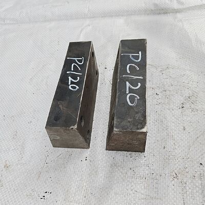 siège de roue de remorquage usiné CNC de précision pour les pelles Komatsu PC120 PC1205 PC1206 avec des trous de montage précis pour l'installation directe
