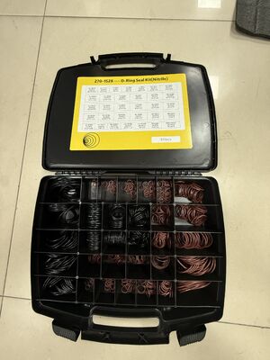Kit de réparation de joints d'excavatrice avec boîte de rangement séparée avec grille et tableau des tailles imprimé pour un accès facile et une réduction des temps d'arrêt de la machine