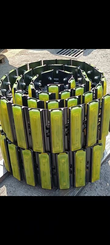 Assemblage de chenille d'excavatrice avec plaque en caoutchouc, assemblage de chenille avec patin pour pièces de train de roulement